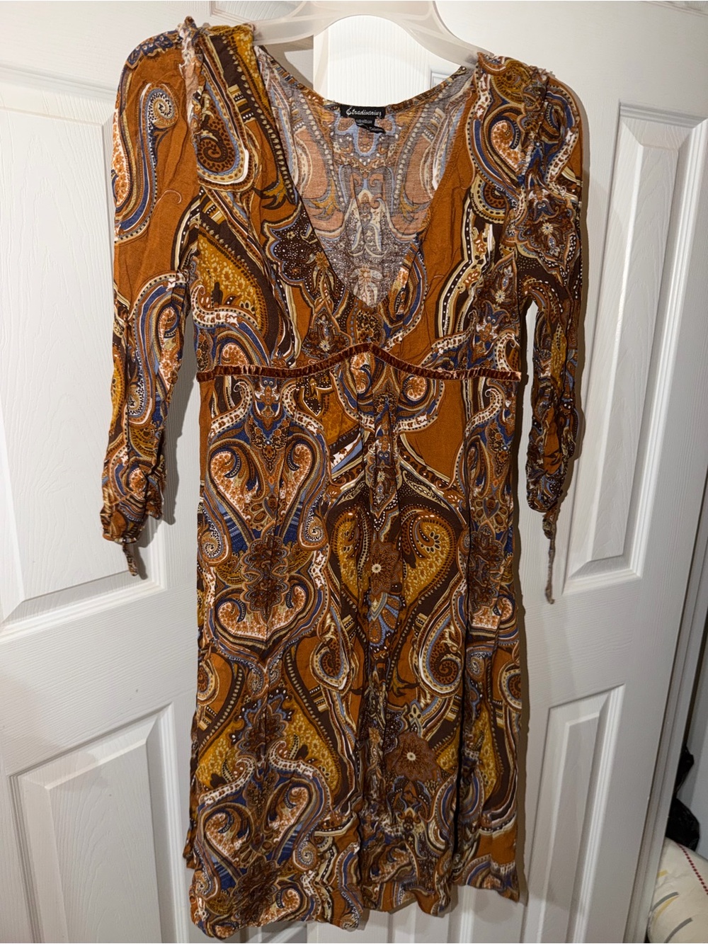 Vintage Eclectic Boho Paisley V-Neck Mini Dress in Mustard Brown